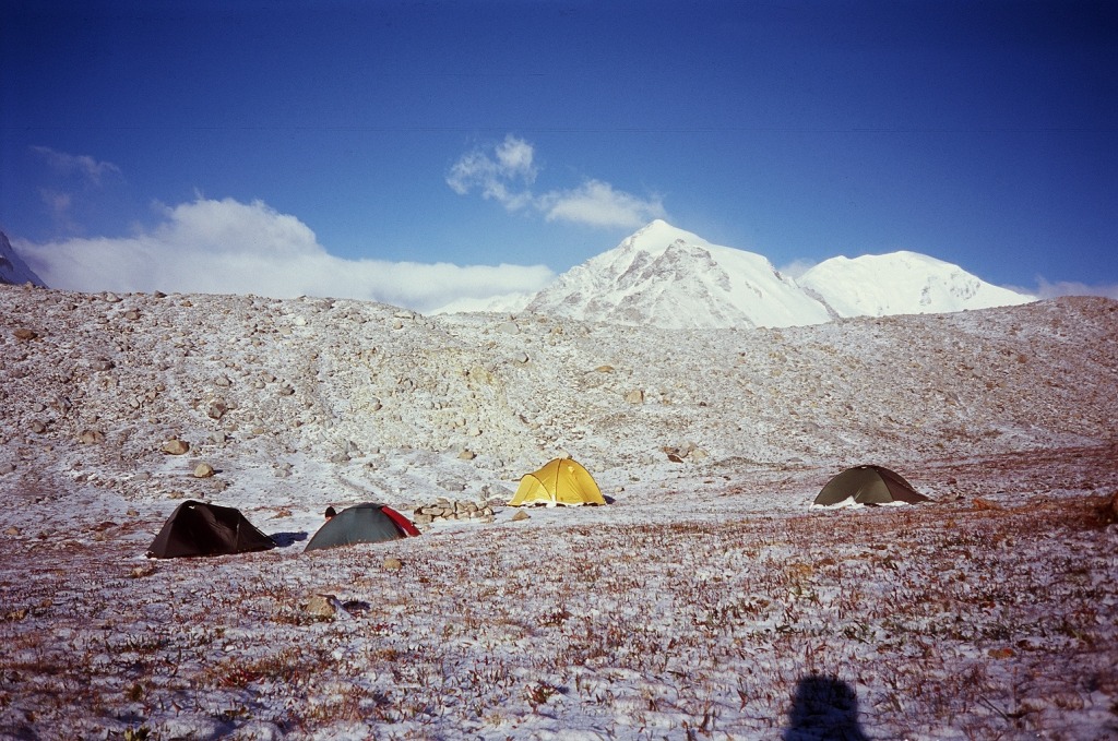 Snieg w górach Tawan Bogd