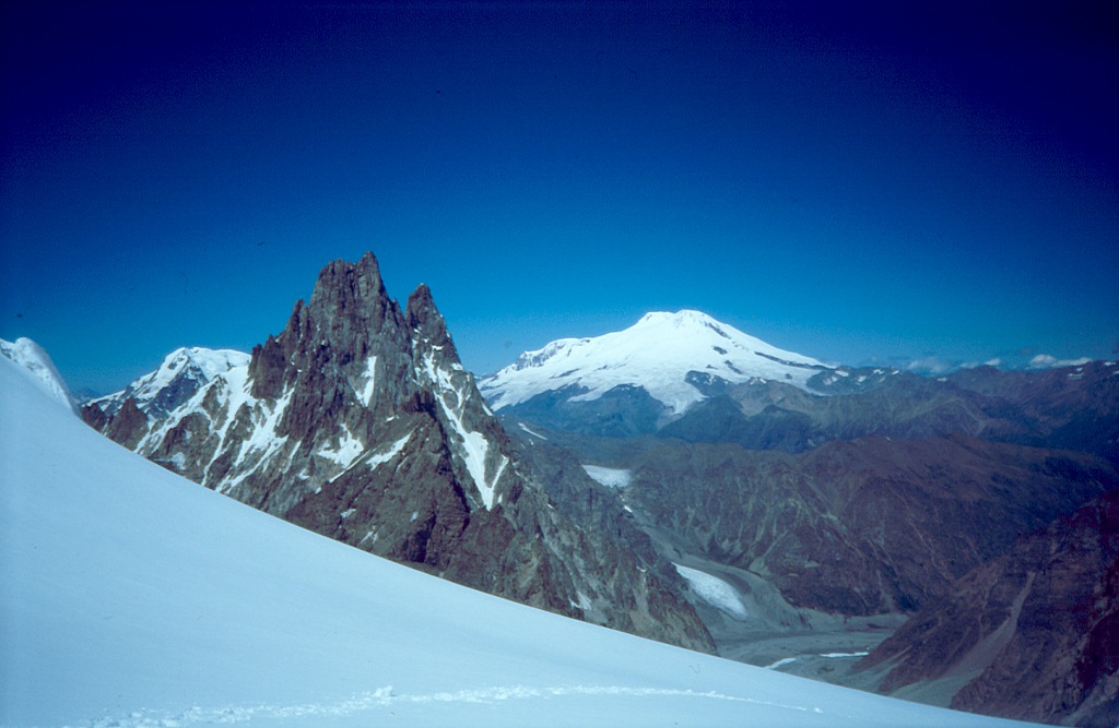 Elbrus (Эльбрус) i Szhelda (Шхельда)