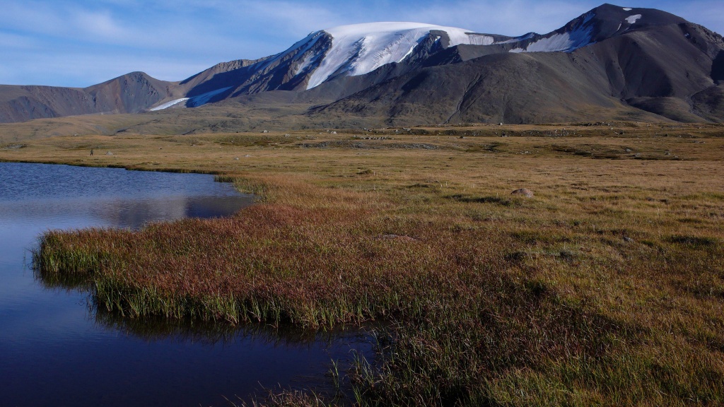 Mongun-Taiga (Монгун-Тайга) (3976 m).