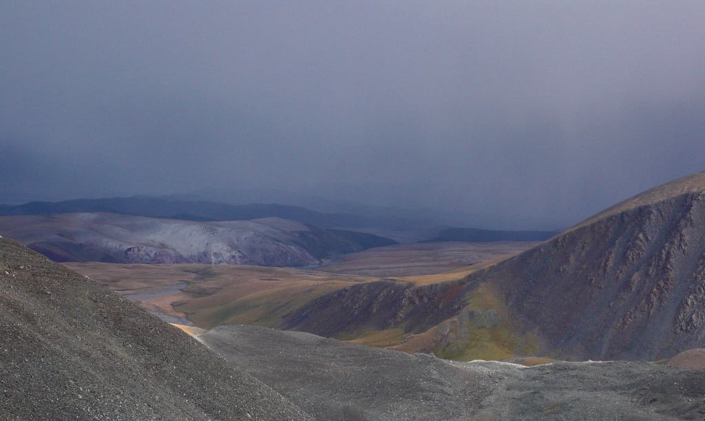 Mongun-Taiga (Монгун-Тайга) (3976 m).