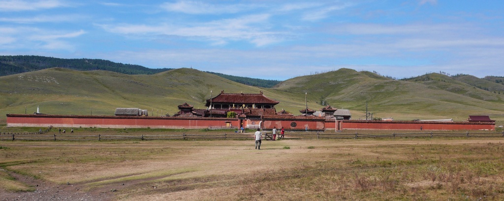 Klasztor Amarbajasglant został wybudowany w latach 1727-1736 jako grobowiec-mauzoleum pierwszego Bogdo gegena (głowy lamaizmu Mongolskiego) Dzanabadzara. W pobliżu znajdowała się wówczas „koczująca” stolica Mongolii Ih-Huree.