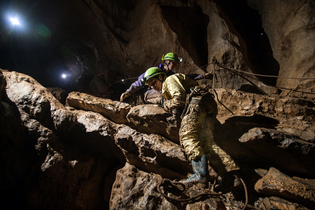 Poręczówki w jaskini Najdena jama