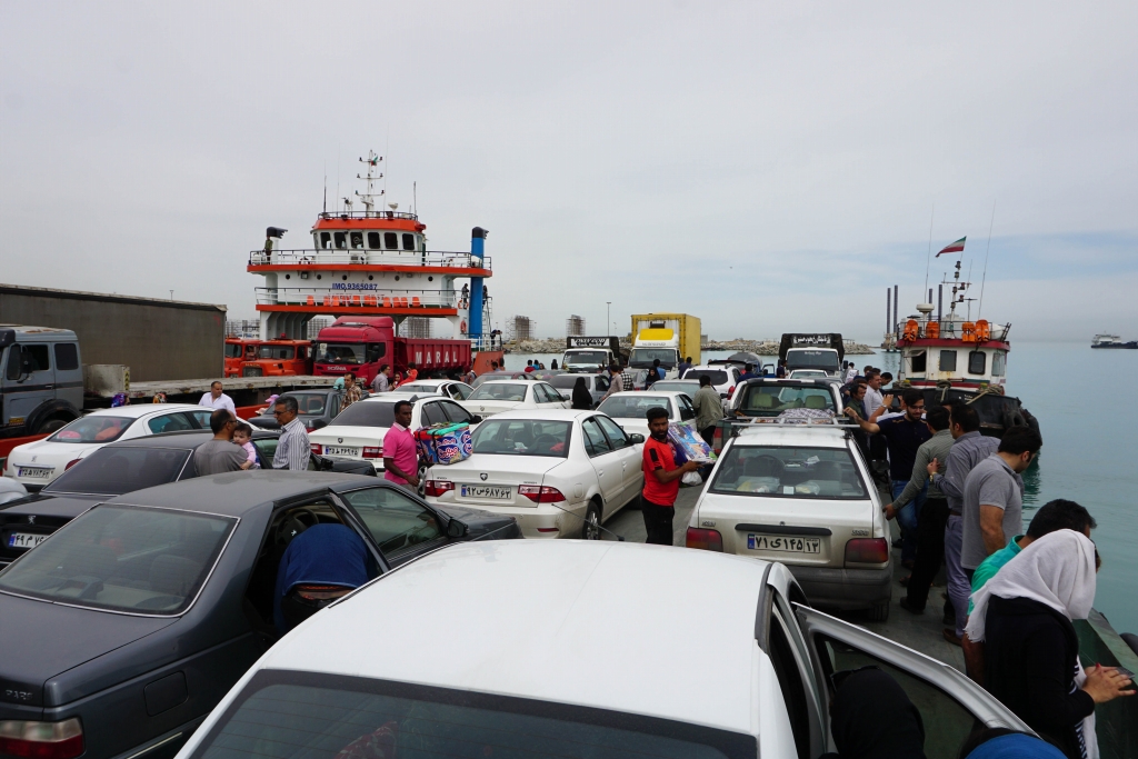 Prom na wyspę Keszm (Qeshm)