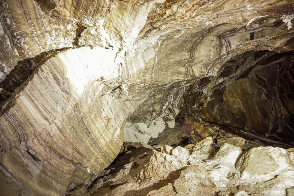 Jaskinia solna. Wyspa Qeshm. Iran