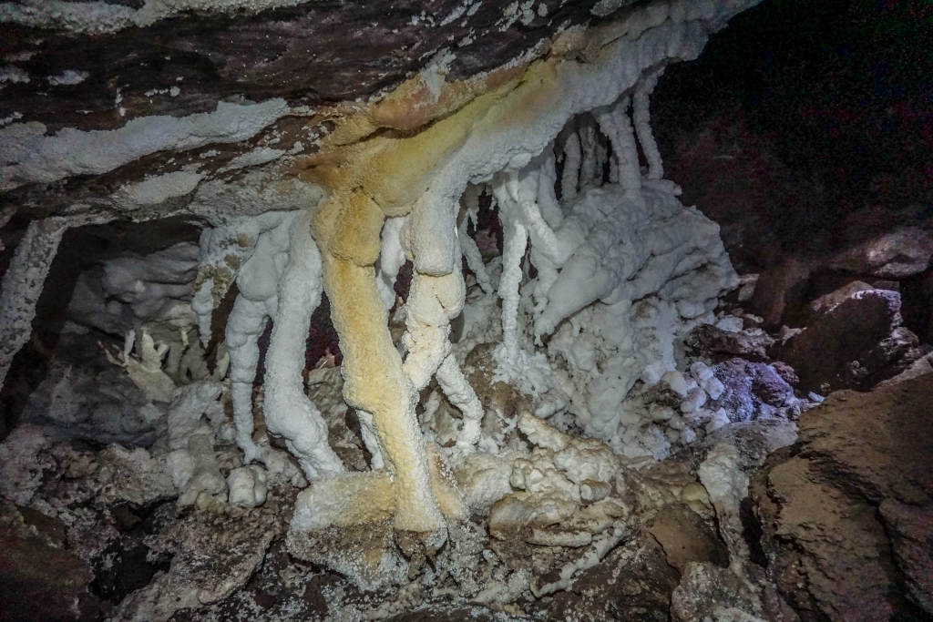 Jaskinia solna. Wyspa Qeshm. Iran