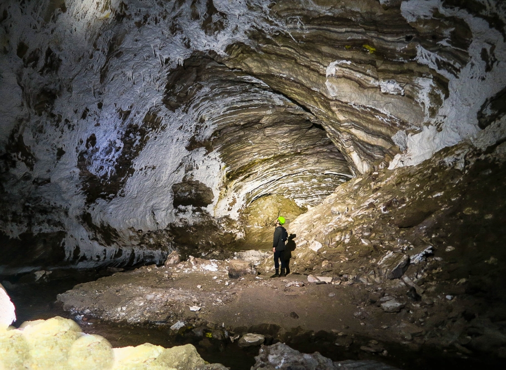 Solna jaskinia Polje. Wyspa Qeshm. Iran