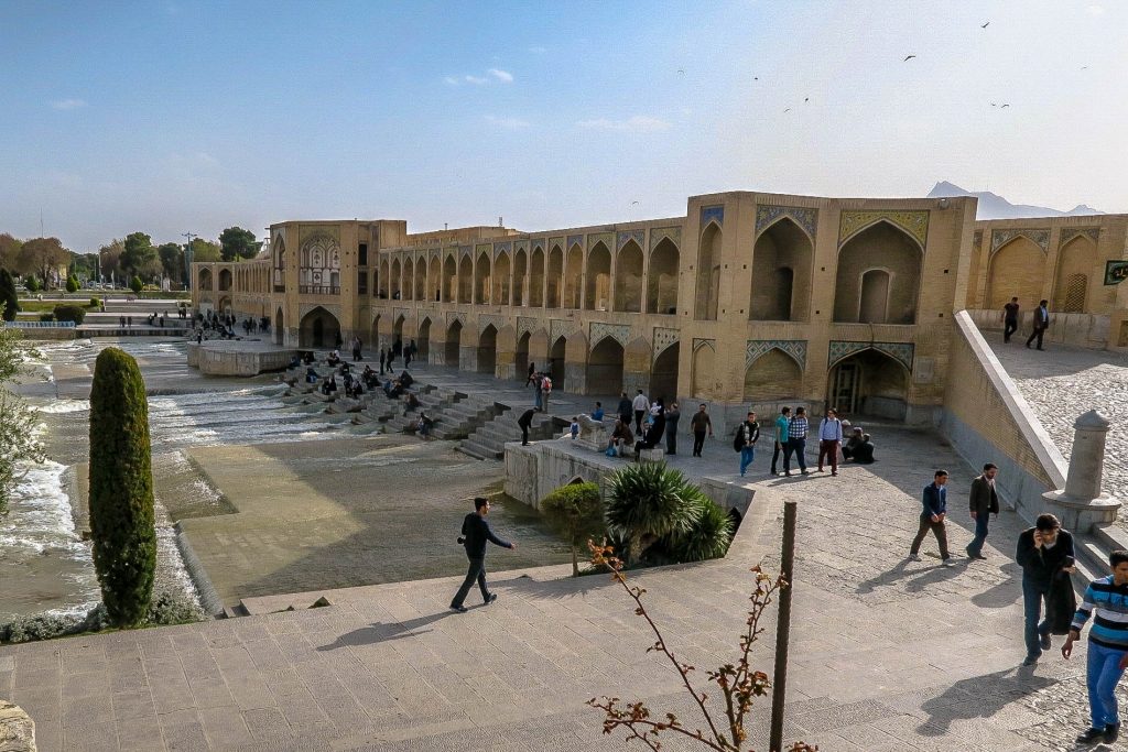 Ciekawą architekturę posiada most Khaju. Isfahan